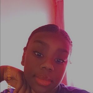 Meet your Posher, Eunique